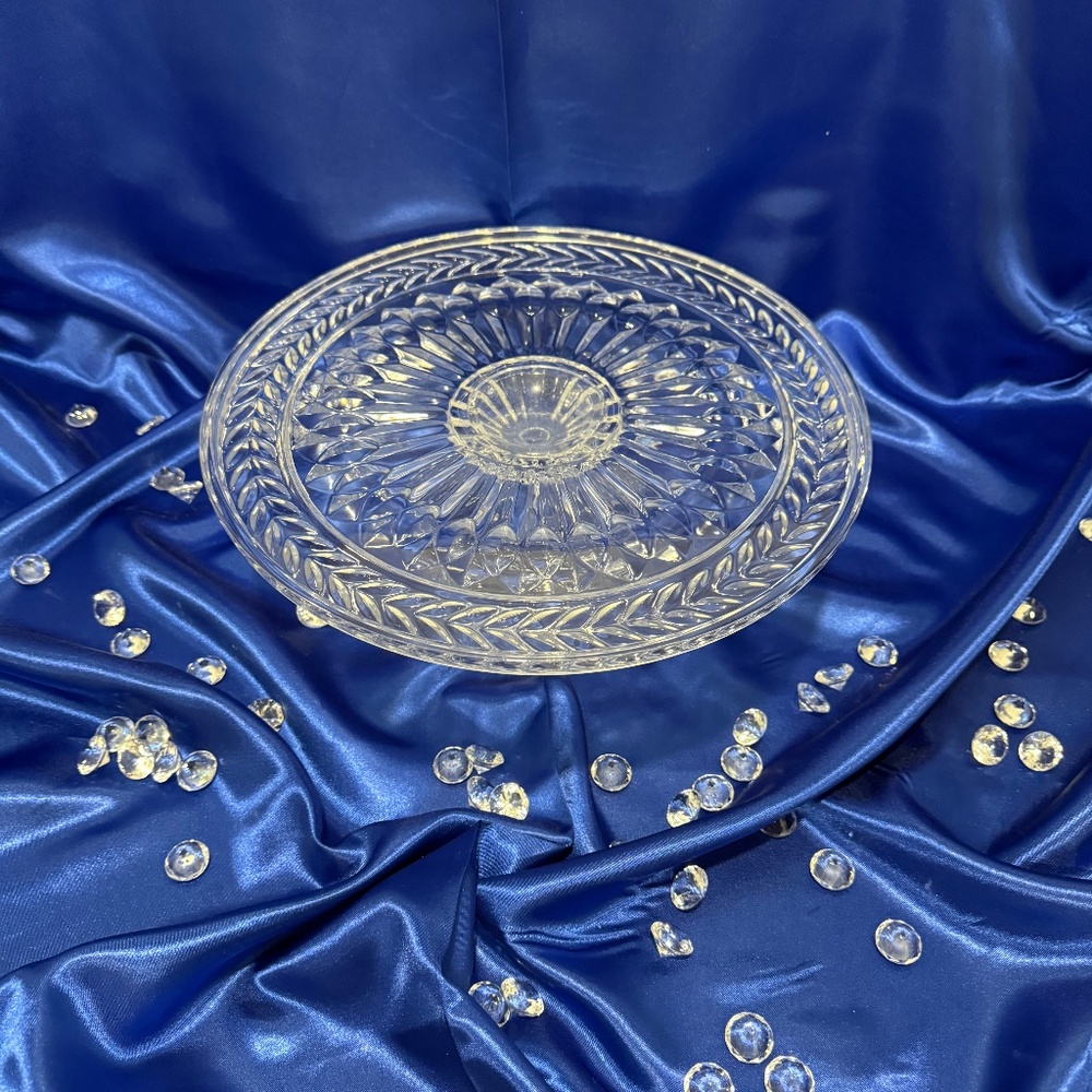 Shannon crystal round footed cake stand